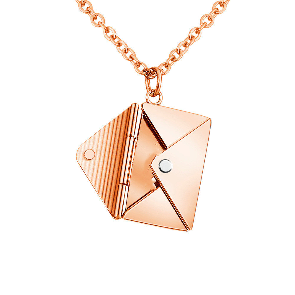 Collier médaillon enveloppe – Bijou lettre d'amour personnalisé