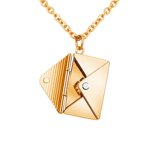 Collier médaillon enveloppe – Bijou lettre d’amour personnalisé